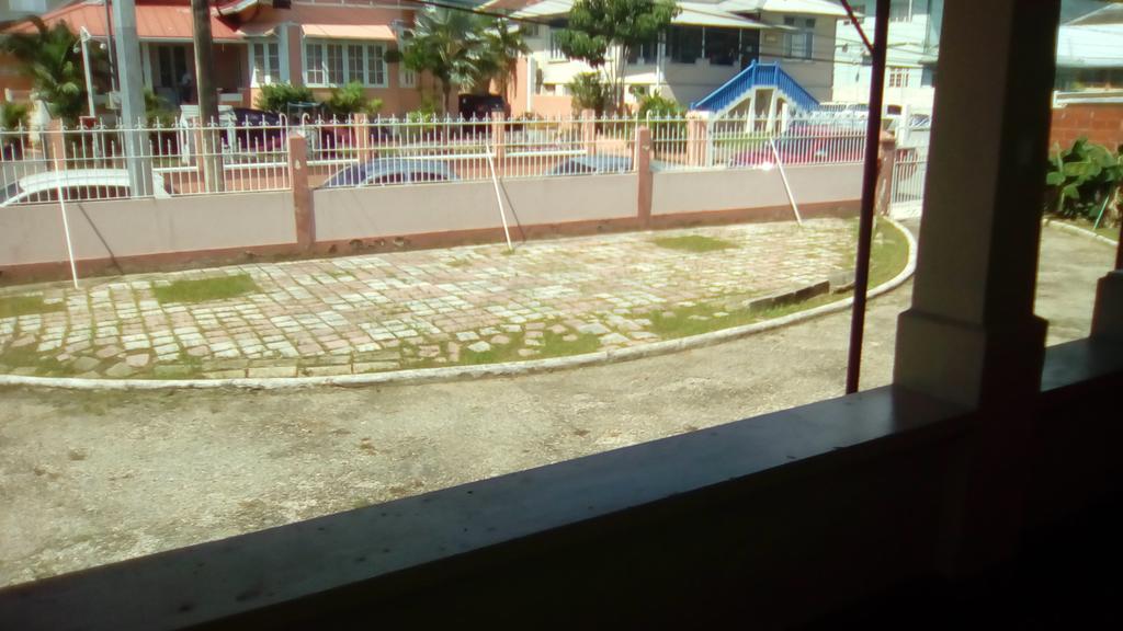 Robert'S Guest House Port of Spain Екстериор снимка